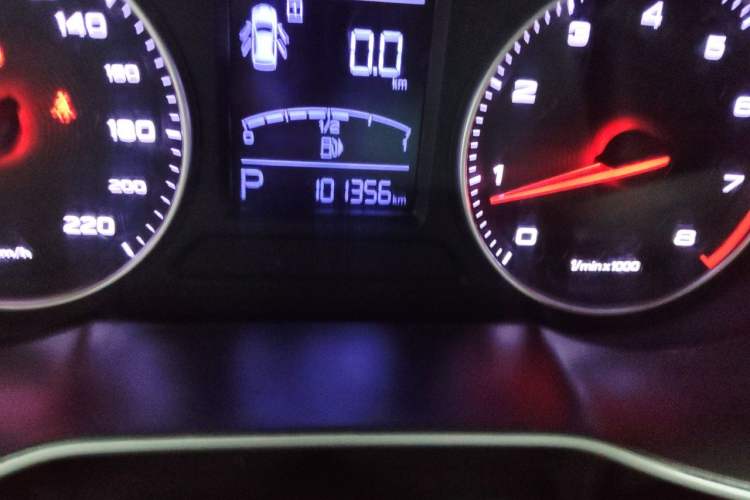 Used MG ZS 2018 1.5L Automatic Luxury Edition China V Standard Odometer Close Up