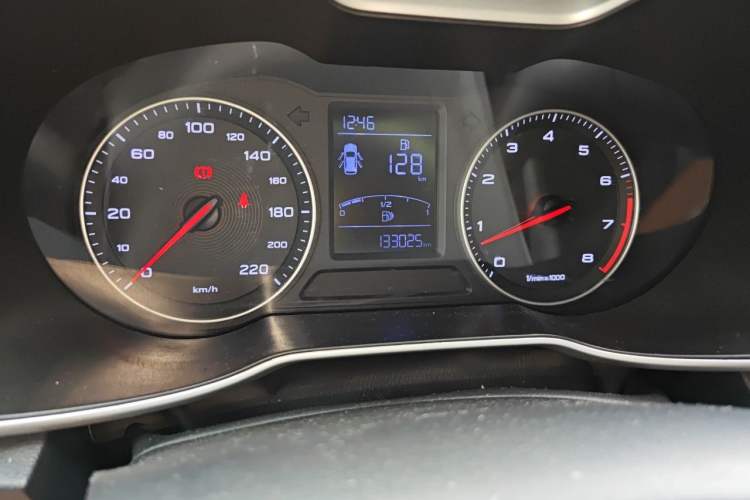 Used MG ZS 2018 1.5L Manual Luxury Version China V Standard Odometer Close Up