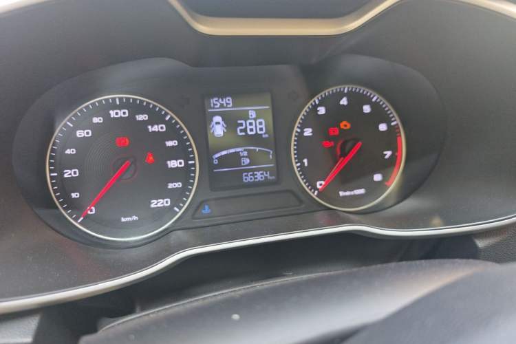 Used MG ZS 2018 1.5L Manual Luxury Version China V Standard Odometer Close Up
