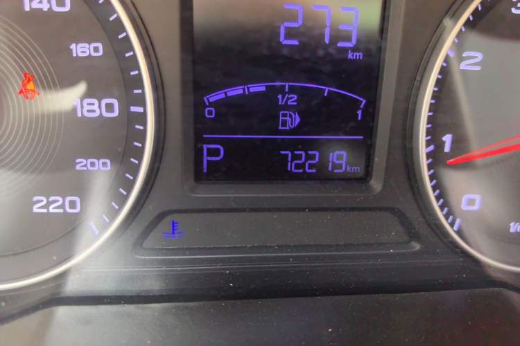 Used MG ZS 2018 1.5L Automatic Luxury Edition China V Standard Odometer Close Up