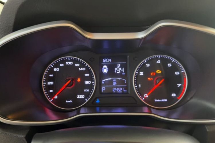 Used MG ZS 2018 1.5L Automatic Luxury Edition China V Standard Odometer Close Up