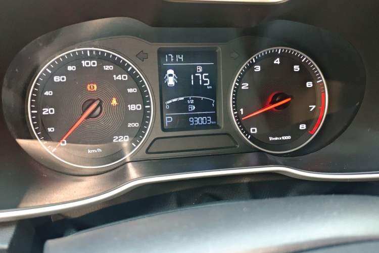 Used MG ZS 2018 1.5L Automatic Luxury Edition China V Standard Odometer Close Up