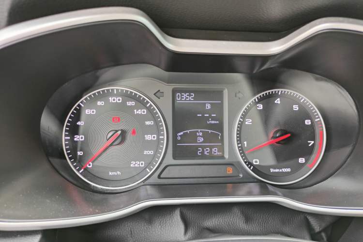 Used MG ZS 2018 1.5L Manual Comfort Edition China V Standard Odometer Close Up