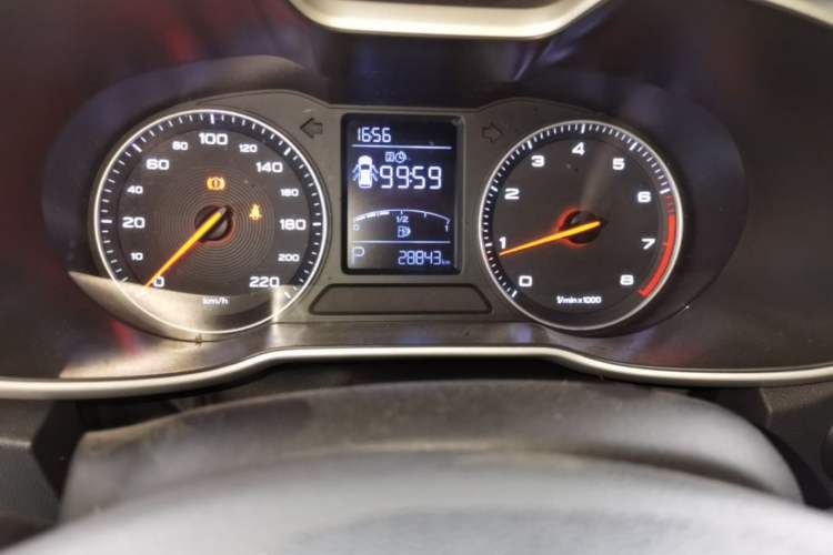 Used MG ZS 2018 1.5L Automatic Luxury Edition China V Standard Odometer Close Up