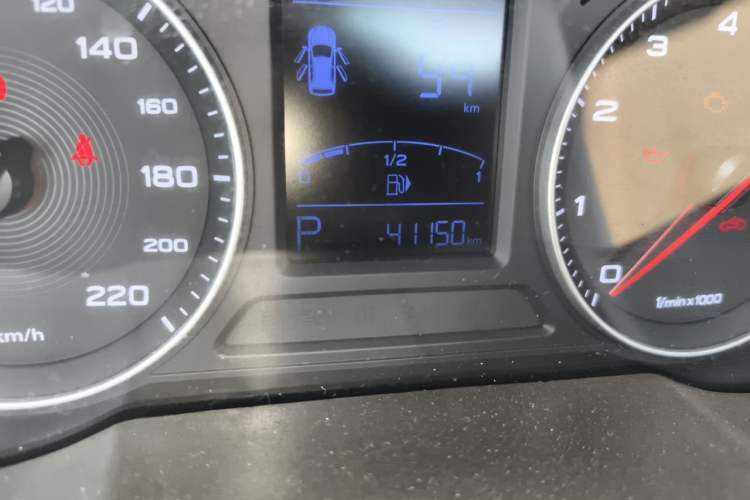 Used MG ZS 2018 1.5L Automatic Luxury Edition China V Standard Odometer Close Up