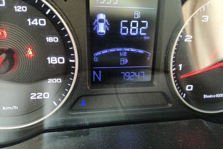 Used MG ZS 2018 1.5L Automatic Luxury Edition China V Standard Odometer Close Up