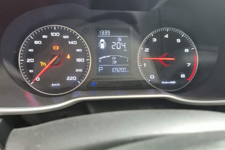 Used MG ZS 2018 1.5L Automatic Luxury Edition China V Standard Odometer Close Up