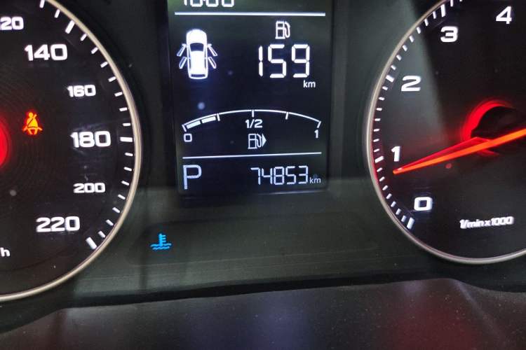 Used MG ZS 2018 1.5L Automatic Elite Edition China V Standard Odometer Close Up