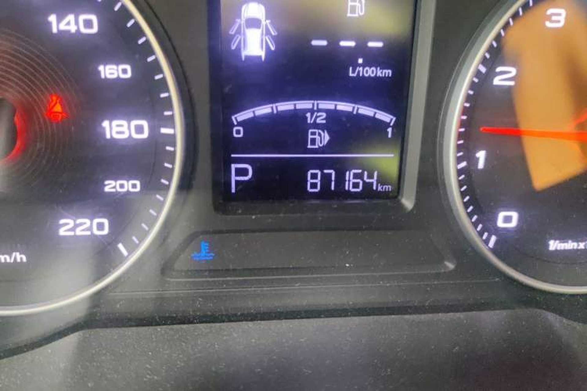 Used MG ZS 2018 1.5L Automatic Luxury Edition China V Standard Odometer Close Up
