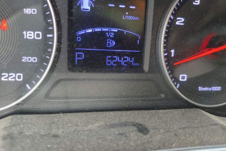 Used MG ZS 2018 1.5L Automatic Luxury Edition China V Standard Odometer Close Up
