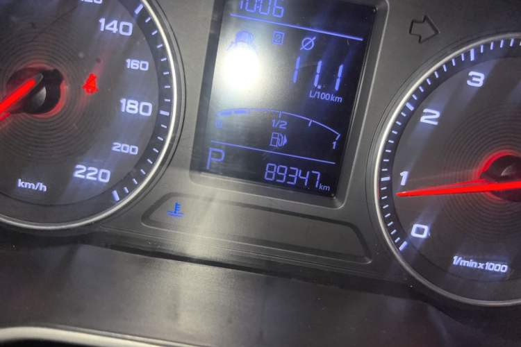 Used MG ZS 2018 1.5L Automatic Luxury Edition China V Standard Odometer Close Up