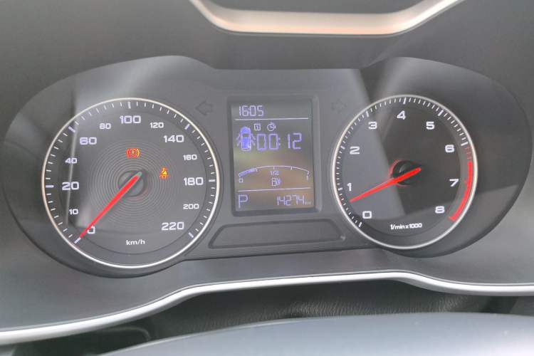 Used MG ZS 2018 1.5L Automatic Luxury Edition China V Standard Odometer Close Up