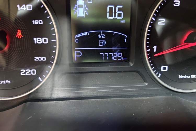Used MG ZS 2018 1.5L Automatic Elite Edition China V Standard Odometer Close Up