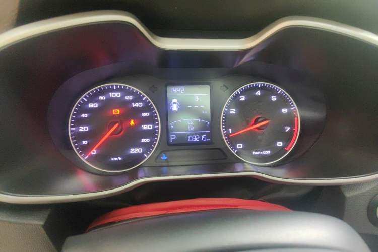 Used MG ZS 2018 1.5L Automatic Luxury Edition China V Standard Odometer Close Up