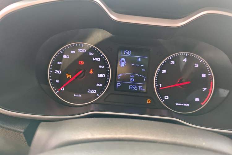 Used MG ZS 2018 1.5L Automatic Luxury Edition China V Standard Odometer Close Up