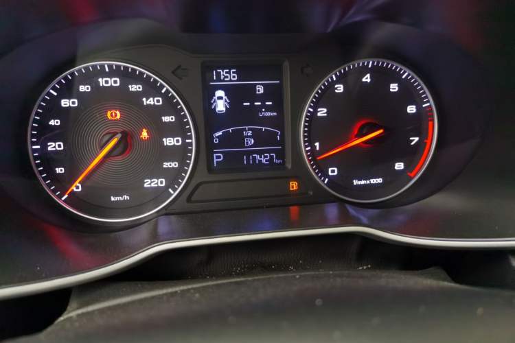 Used MG ZS 2018 1.5L Automatic Luxury Edition China V Standard Odometer Close Up
