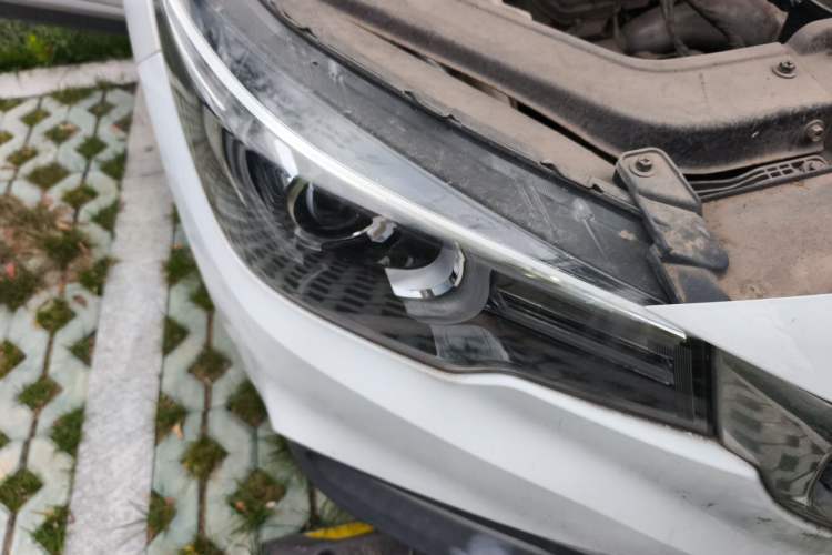 Used MG ZS 2018 1.5L Manual Comfort Edition China V Standard Right Front Headlight