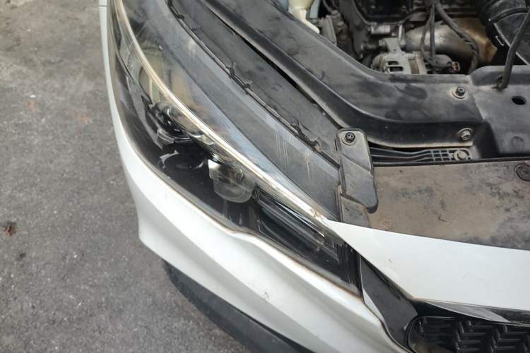 Used MG ZS 2018 1.5L Automatic Luxury Internet Edition China V Standard Right Front Headlight