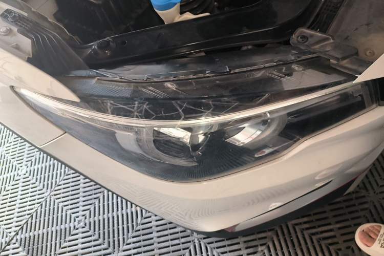 Used MG ZS 2018 16T Automatic Flagship Internet Edition China V Standard Right Front Headlight