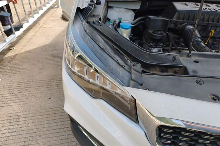 Used MG ZS 2018 1.5L Automatic Luxury Edition China V Standard Right Front Headlight
