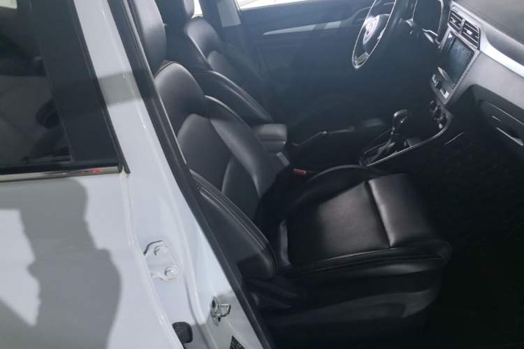 Used MG ZS 2018 1.5L Automatic Luxury Edition China V Standard Right Front Seat