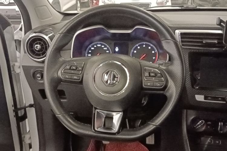 Used MG ZS 2018 1.5L Manual 65-inch Giant-Screen Sunroof Version China V Standard Steering Wheel
