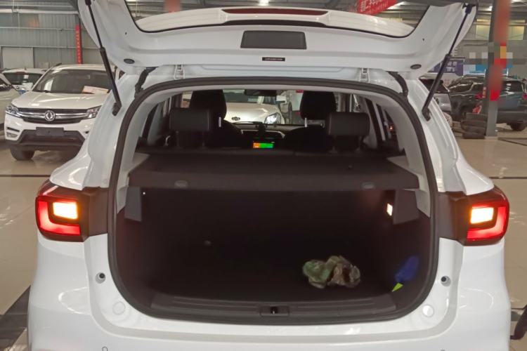 Used MG ZS 2018 1.5L Manual 65-inch Giant-Screen Sunroof Version China V Standard Trunk