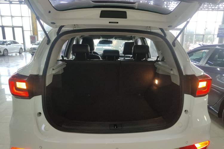 Used MG ZS 2018 1.5L Automatic Luxury Edition China V Standard Trunk