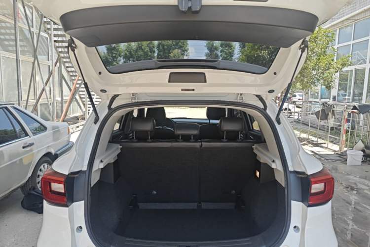 Used MG ZS 2018 1.5L Automatic Luxury Edition China V Standard Trunk