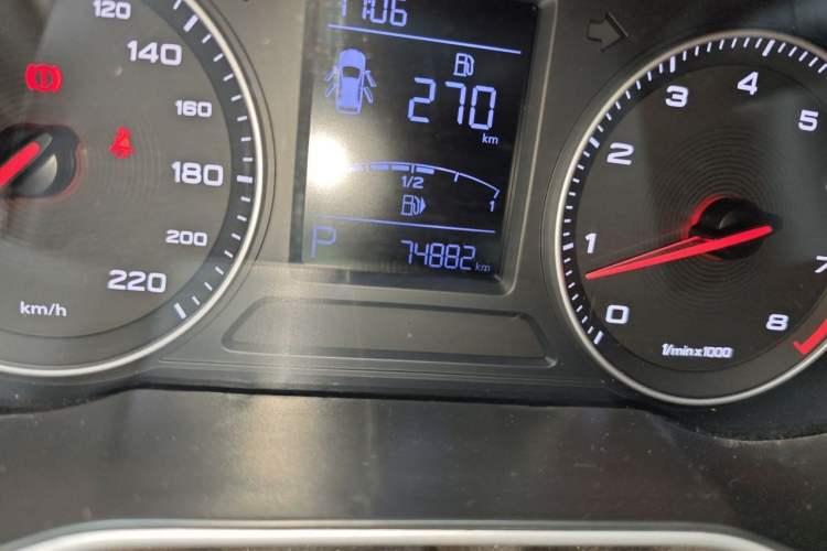Used MG ZS 2018 1.5L Automatic Elite Edition China V Standard Odometer Close Up