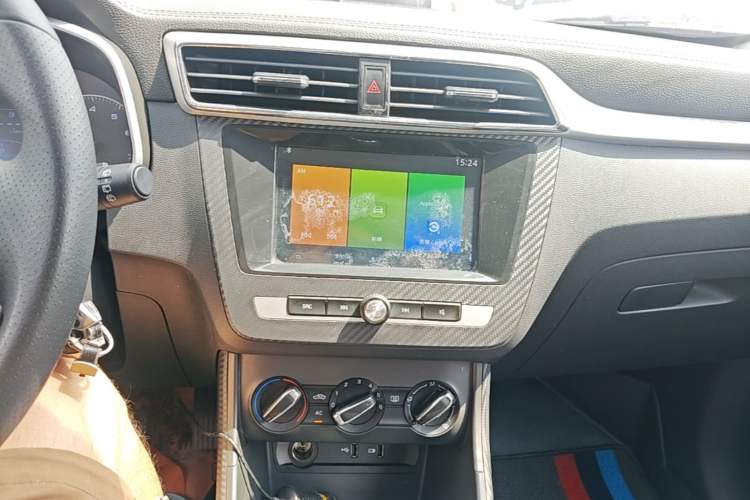 Used MG ZS 2019 1.5L Manual Global Comfort Edition China VI Standard Audio And AC Panel