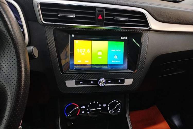 Used MG ZS 2019 1.5L Manual 65-inch Giant-Sized Sunroof Global Edition China VI Standard Audio And AC Panel