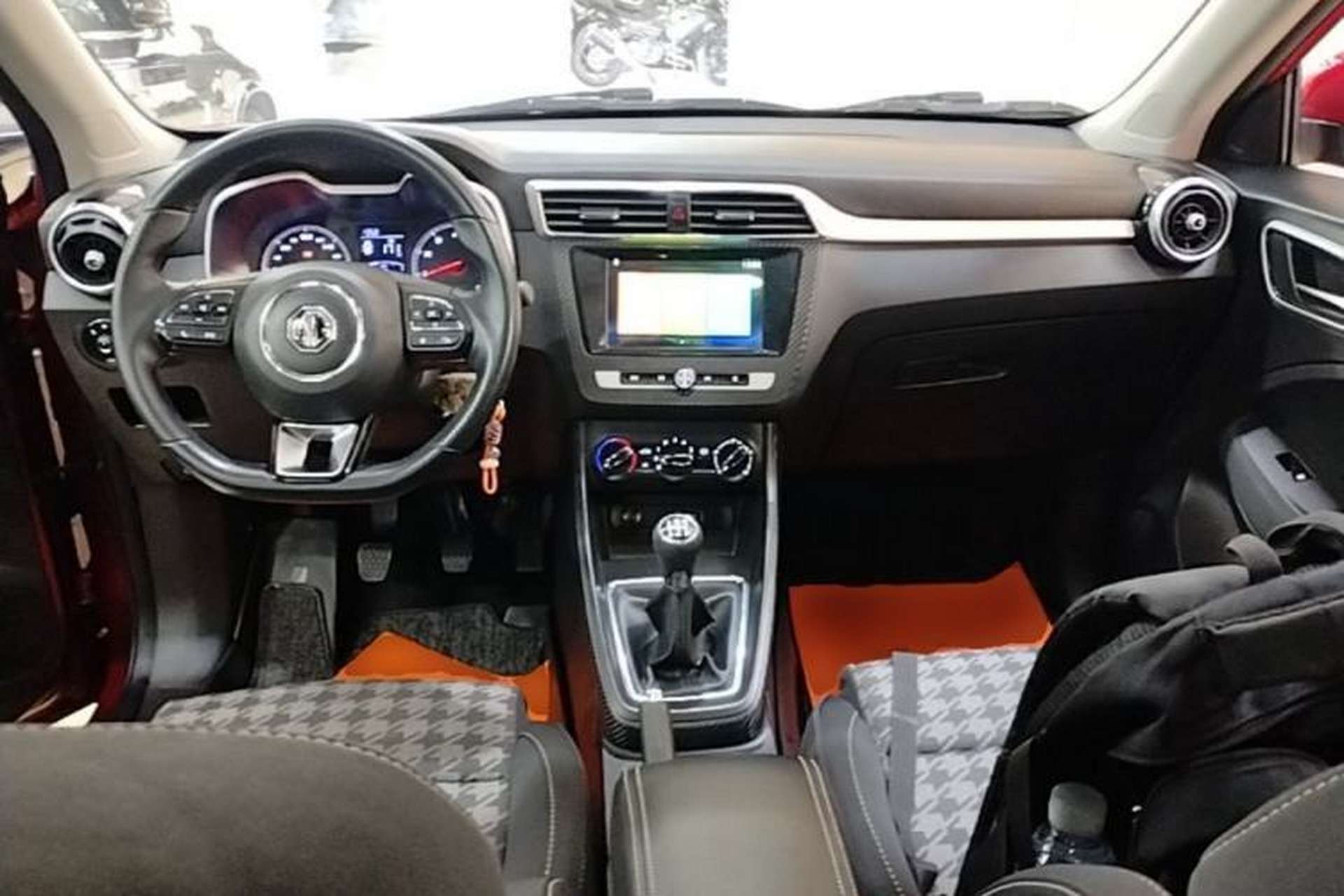 Used MG ZS 2019 1.5L Manual 65-inch Giant-Sized Sunroof Global Edition China VI Standard Center Console