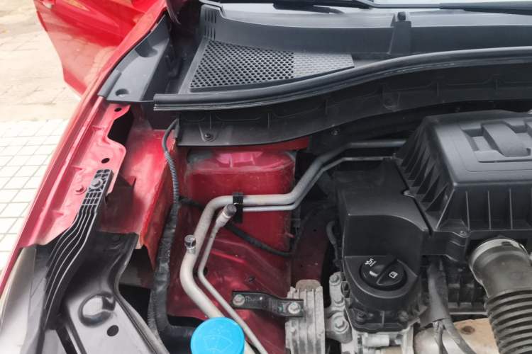 Used MG ZS 2019 1.5L Manual Global Luxury Edition China VI Standard Engine Bay Right