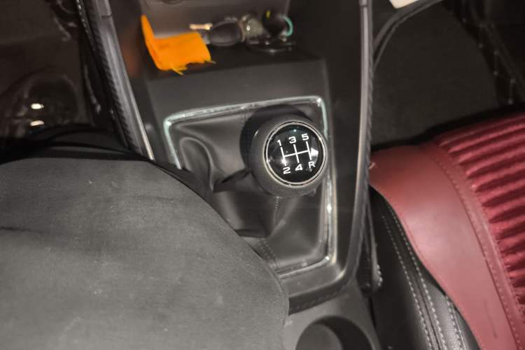 Used MG ZS 2019 1.5L Manual 65-inch Giant-Sized Sunroof Global Edition China VI Standard Gear Lever