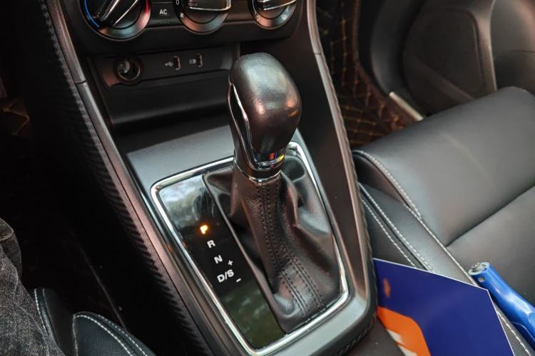 Used MG ZS 2019 1.5L Automatic Global Luxury Edition China VI Standard Gear Lever