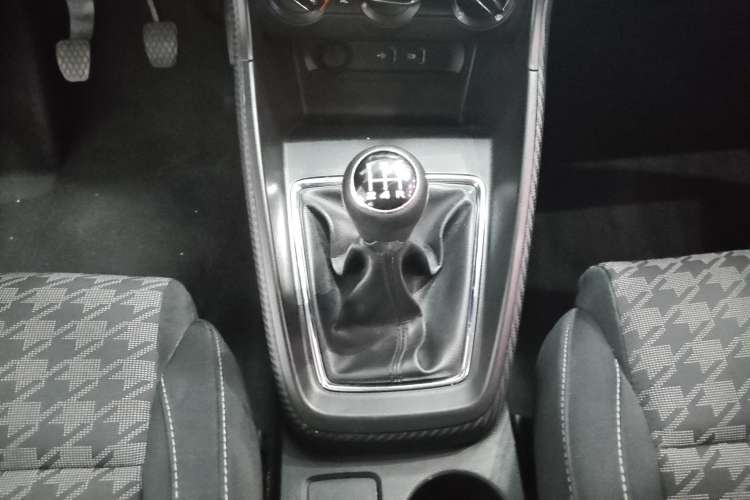 Used MG ZS 2019 1.5L Manual 65-inch Giant-Sized Sunroof Global Edition China VI Standard Gear Lever