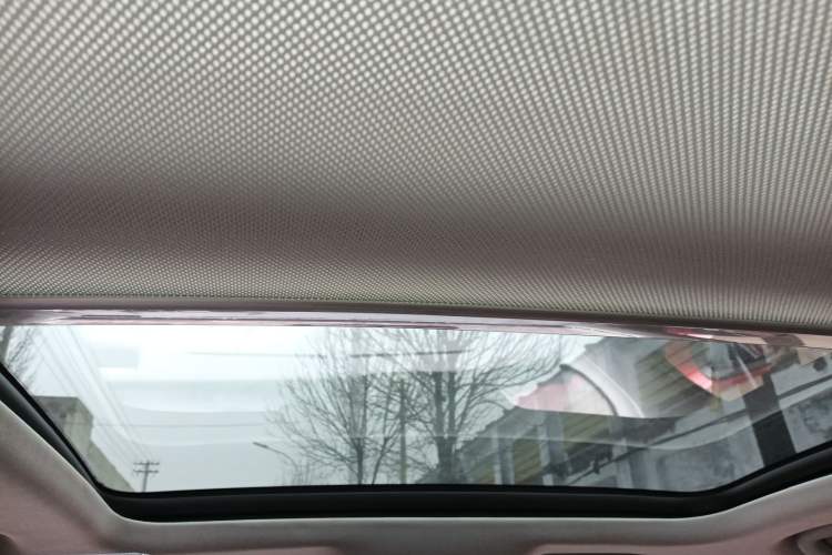 Used MG ZS 2019 1.5L Automatic Global Luxury Edition China VI Standard Headliner