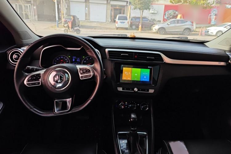 Used MG ZS 2019 1.5L Automatic Global Luxury Edition China VI Standard Interior 2