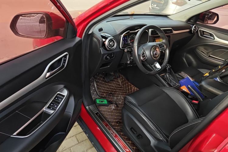 Used MG ZS 2019 1.5L Automatic Global Luxury Edition China VI Standard Interior 3