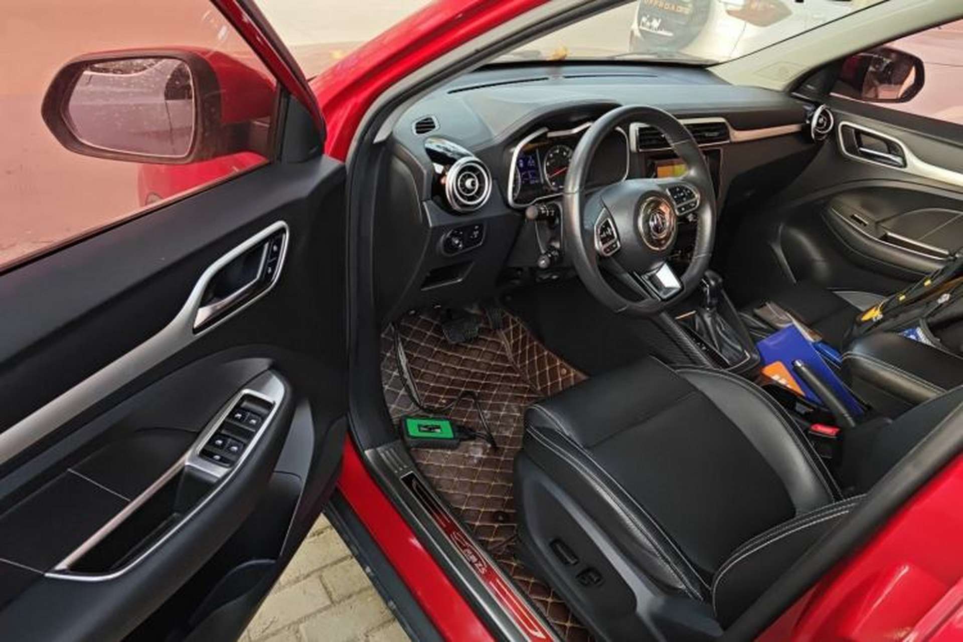 Used MG ZS 2019 1.5L Automatic Global Luxury Edition China VI Standard Interior 3