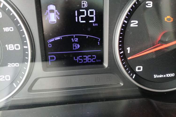 Used MG ZS 2019 1.5L Automatic Global Luxury Edition China VI Standard Odometer Close Up