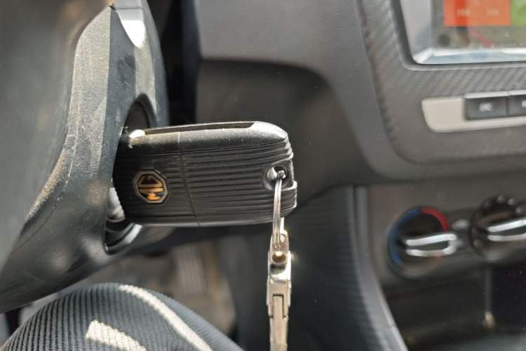 Used MG ZS 2019 1.5L Manual 65-inch Giant-Sized Sunroof Global Edition China VI Standard Vehicle Key