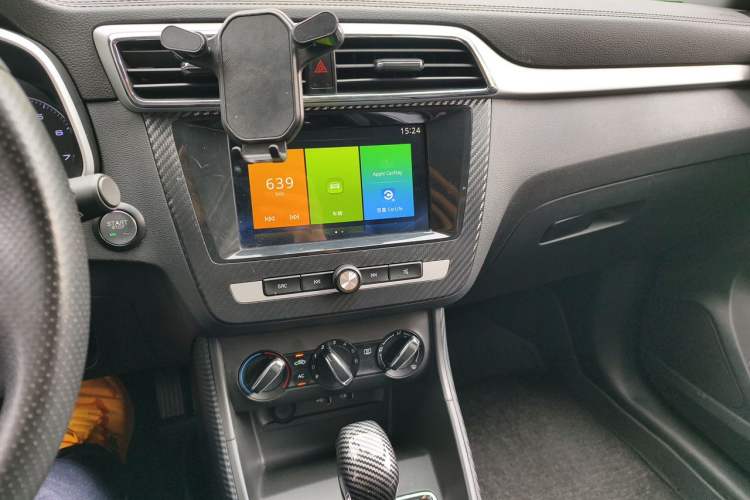 Used MG ZS 2019 1.5L Automatic Global Elite Edition China VI Standard Audio And AC Panel