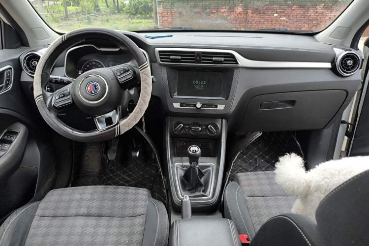 Used MG ZS 2019 1.5L Manual Global Comfort Edition China VI Standard Center Console
