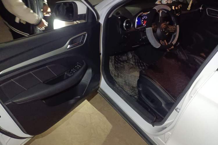Used MG ZS 2019 1.5L Automatic Global Luxury Edition China VI Standard Driver Seat