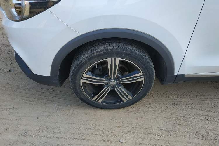 Used MG ZS 2019 1.5L Manual 65-inch Giant-Sized Sunroof Global Edition China VI Standard Exterior 3