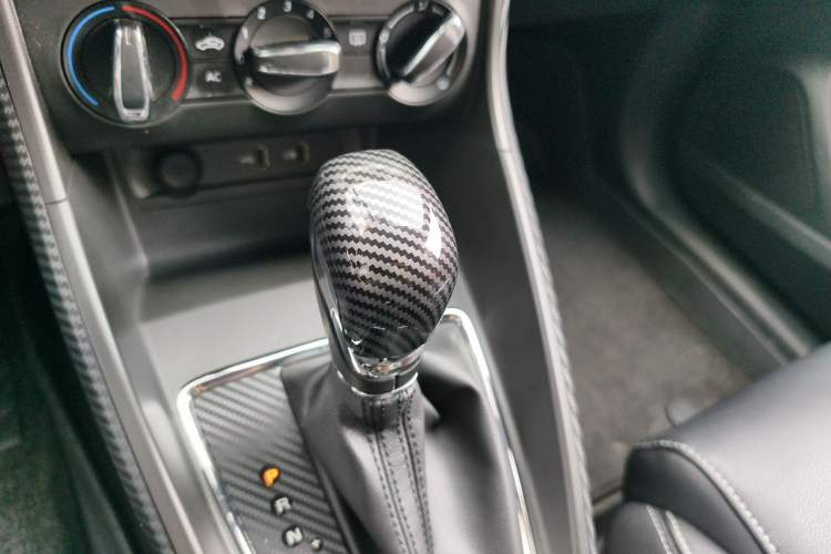 Used MG ZS 2019 1.5L Automatic Global Elite Edition China VI Standard Gear Lever