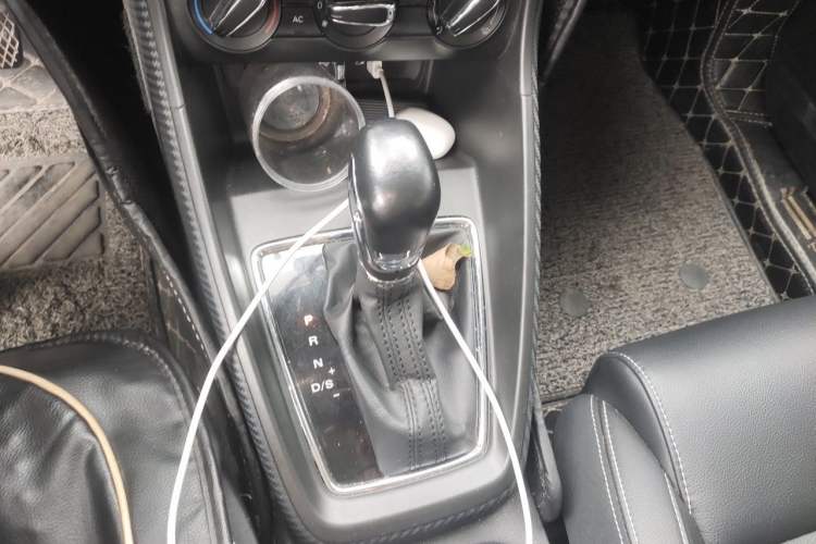 Used MG ZS 2019 1.5L Automatic Global Luxury Edition China VI Standard Gear Lever