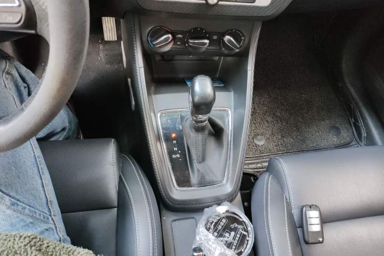 Used MG ZS 2019 1.5L Automatic Global Elite Edition China VI Standard Gear Lever